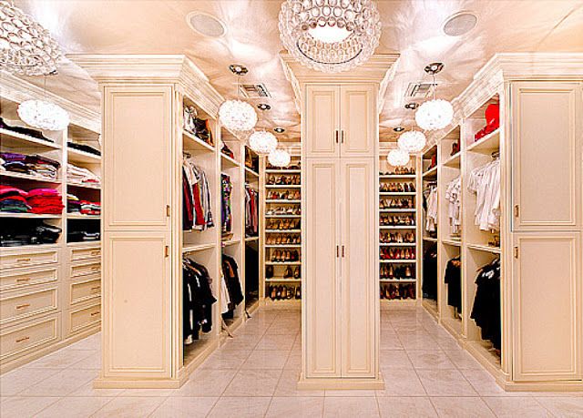 Inside Mariah Carey S Enormous Shoe Closet Lace And Lilies